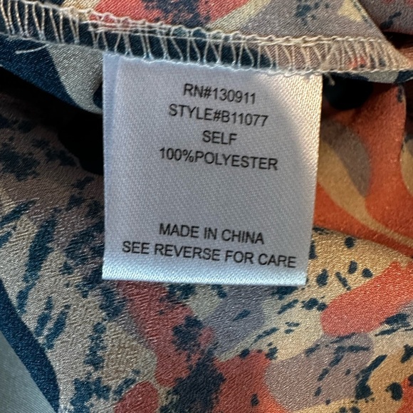 Black Rainn  Women’s Small Sleeveless Abstract Print Cowl Neck Flowy Blouse. - Picture 5 of 11